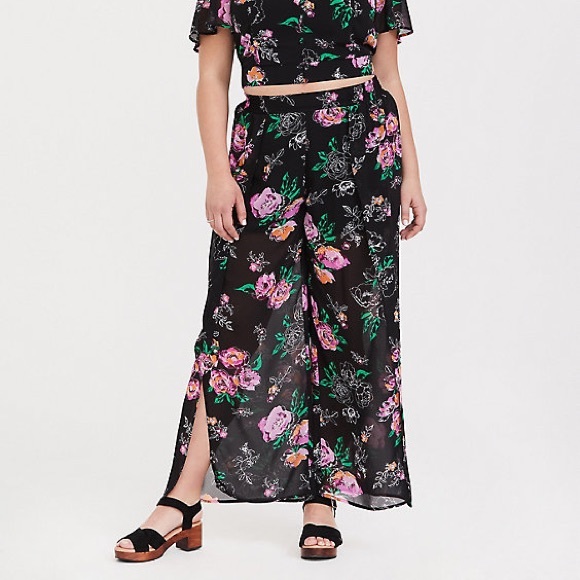 Torrid Black floral chiffon tulip leg pant - Picture 5 of 6